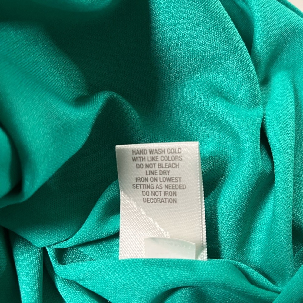 dressbarn sleeveless Green Dress with Gold Chain - Picture 15 of 16